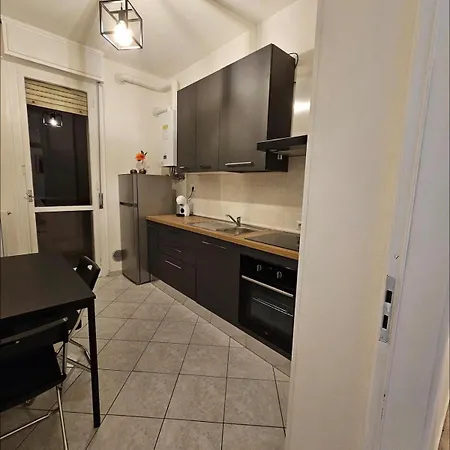 Cozy And Switzerland Apartman Como